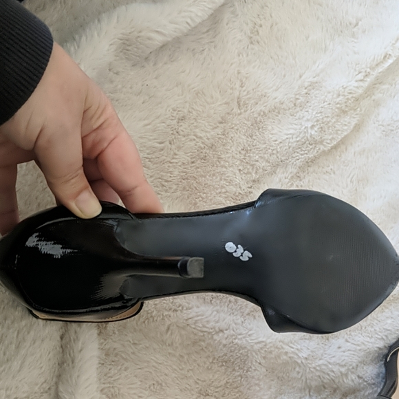 Nine West black heels - Picture 3 of 3